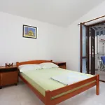 Apartamento Slatine 13298a