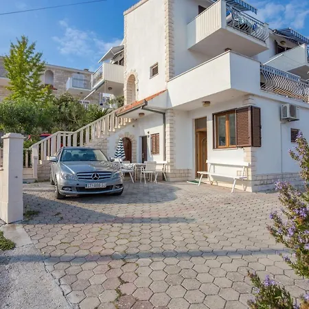 Slatine 13298a Apartment