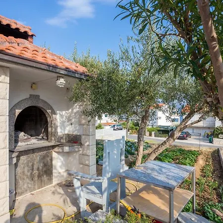 Slatine 13298a Appartamento