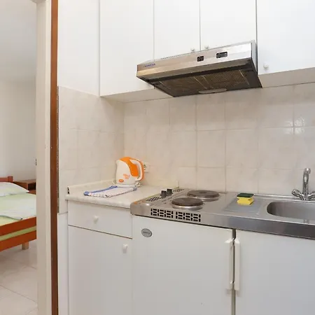 Slatine 13298a Appartamento
